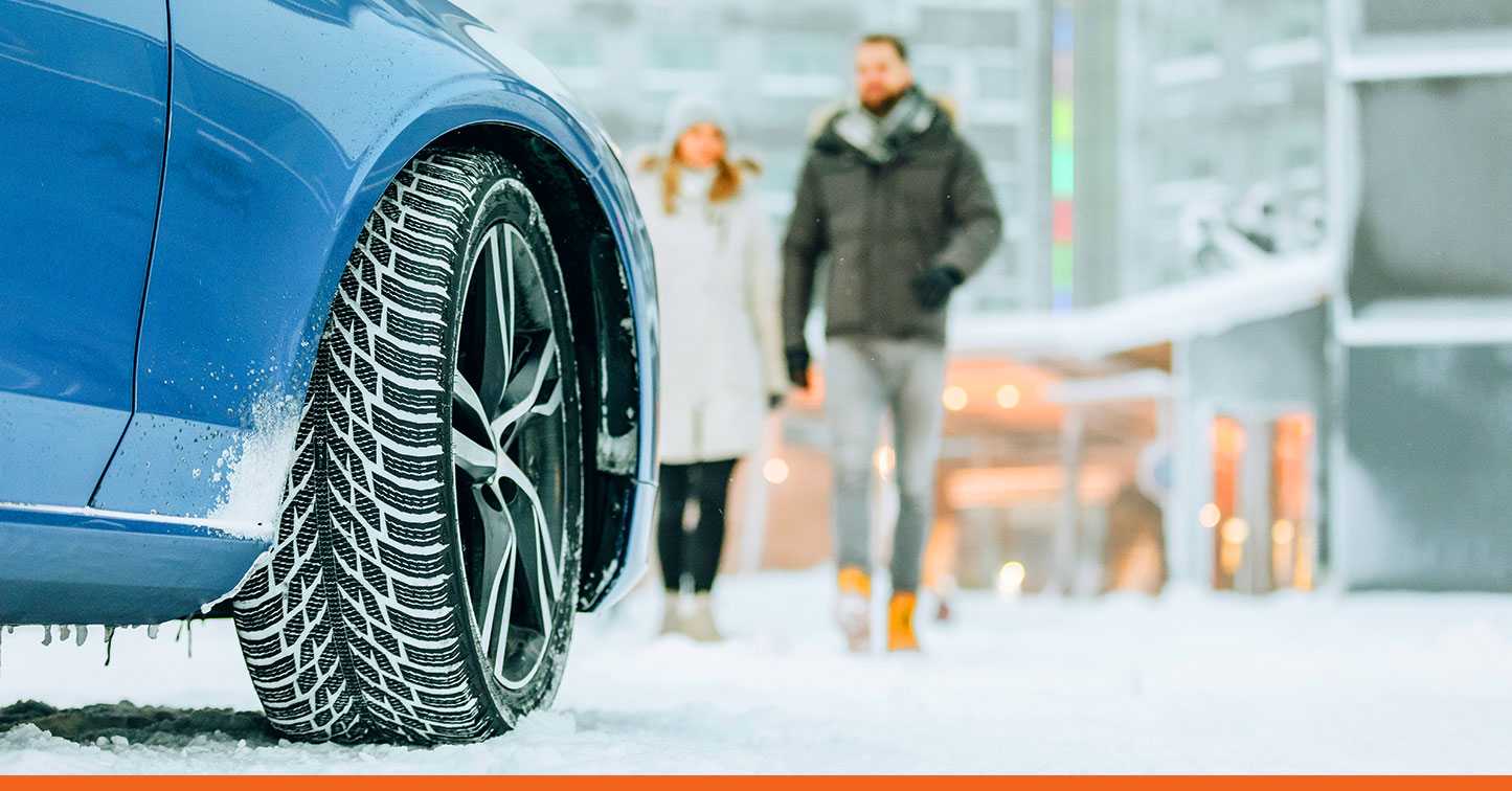 Узкая или широкая резина зимой. Nokian Tyres. Зимняя резина на машине. Зимняя резина реклама. Летняя резина для автомобилей зимой.